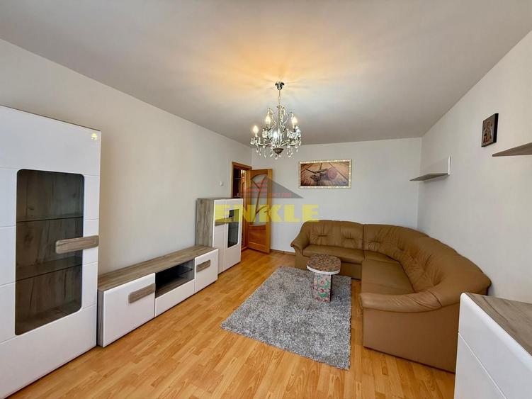 De vanzare apartament 2 camere decomandat