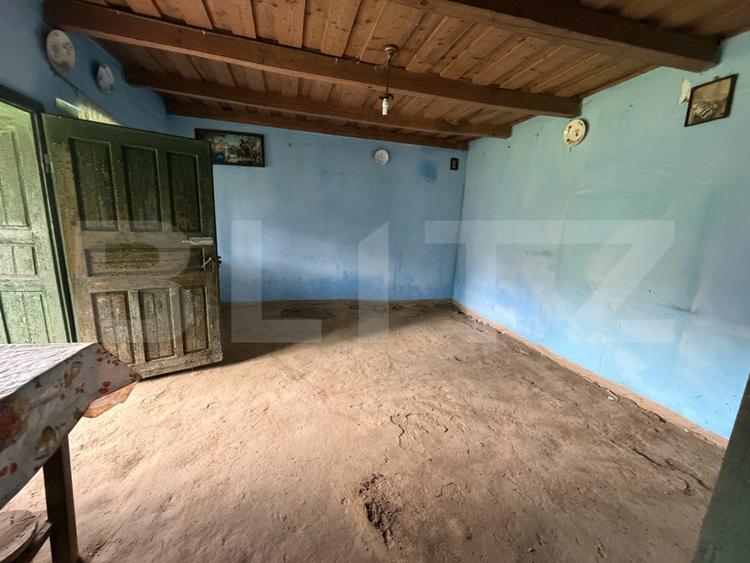 Casă cu 3 camere și un teren de 3000 mp
