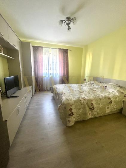 Apartament de 2 camere, parcare, etaj 1, zona Subcetate