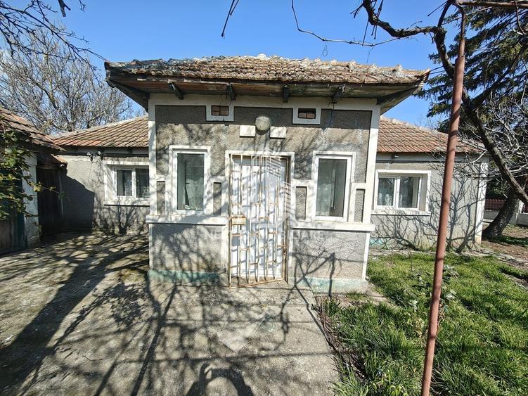Casă bătrânească, Teren 1.183 mp, deschidere  22,37 ml