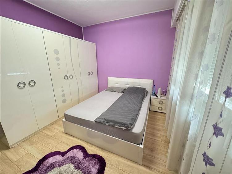 Apartament 2 camere decomandat balcon si parcare Bld Mihai Viteazul