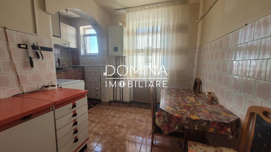 Vânzare apartament 4 camere+boxă, 85 mp, strada 11 Iunie 1848, Târgu Jiu