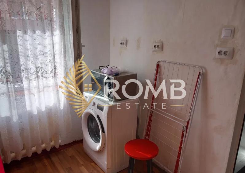 Vanzare garsoniera renovata  confort 3 de 11 mp Manastur 38500Euro , parter