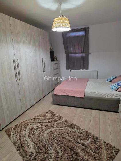 Proprietar vand apartament 3 camere  - 9