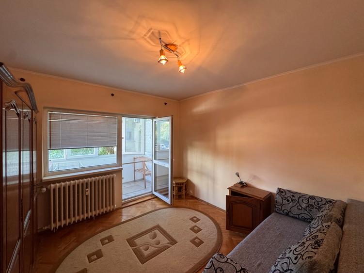 Inchiriere apartament 3 camere Str Radovanu