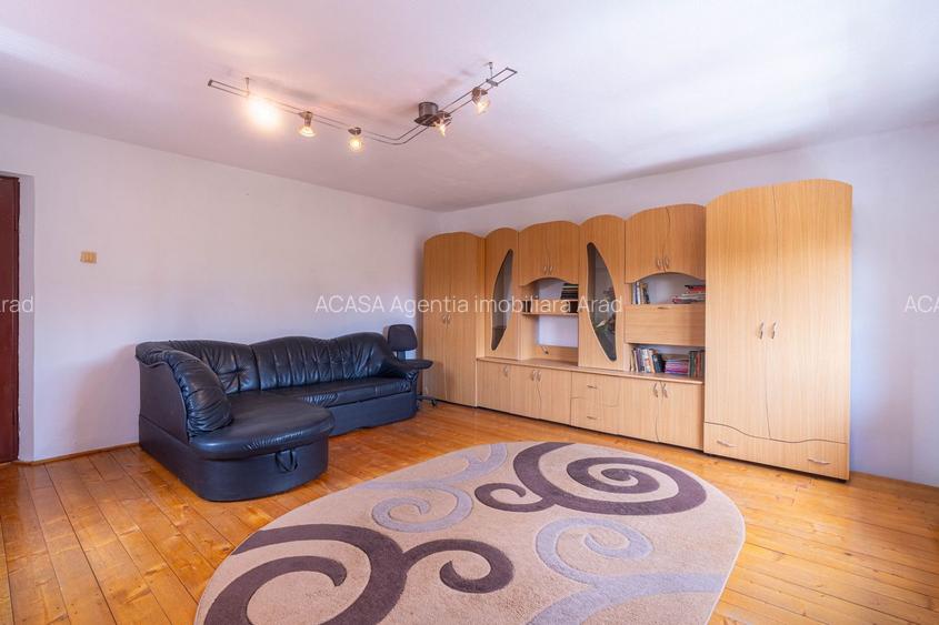 Casa 5 camere - teren 688 mp - Parneava - COMISION 0 - 3