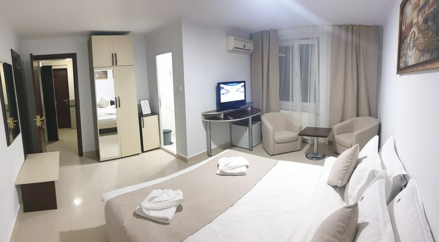 Hotel 25 de camere mobilat utilat central!