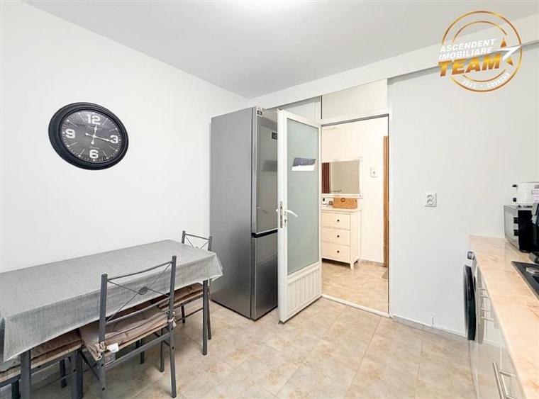 Spatiu comercial, acces stradal direct, vizibilitate +A: cabinet/ salon/ investi