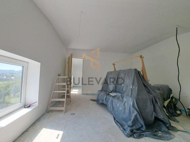 Casa cu teren de 4700 mp in Sat Zimbor, 45 km de Cluj-Napoca