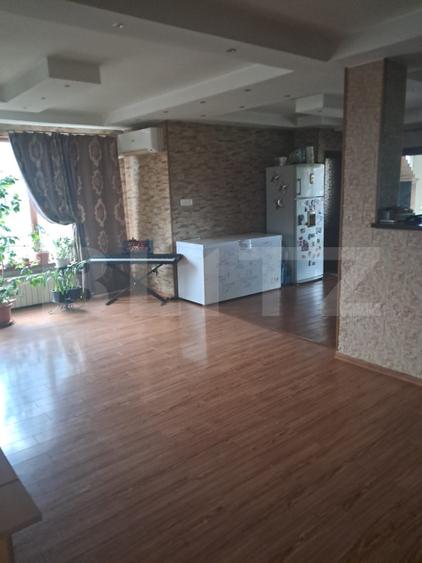 Casa de vanzare, 500 mp, zona Sendreni