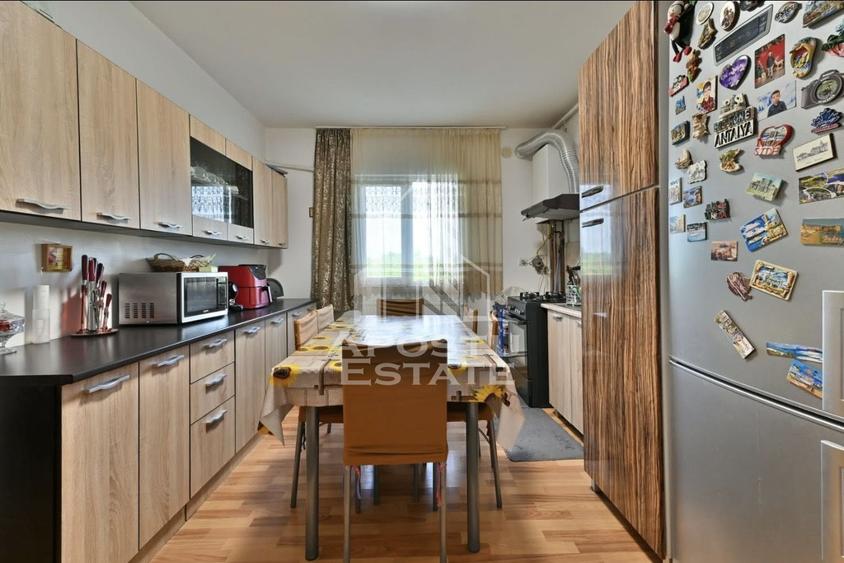 Apartament cu 3 camere de vanzare, centrala, zona Girocului, Timisoara