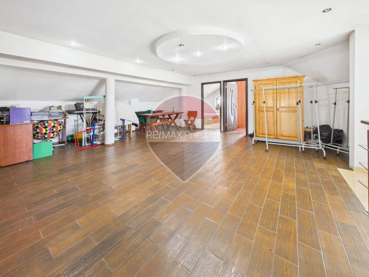Vilă 10 camere + spațiu comercial | teren 1.300 mp | Otopeni 23 August