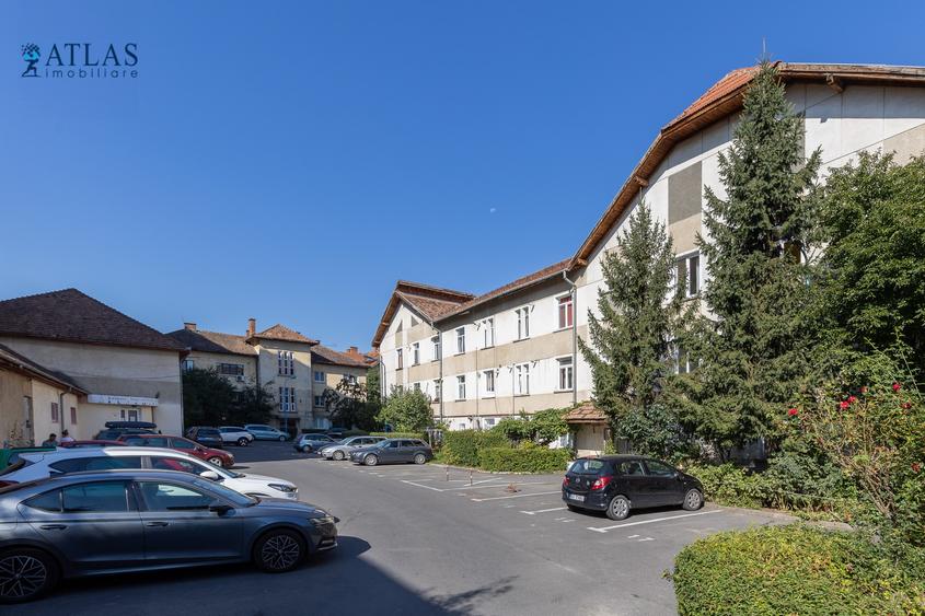 2 camere si logie complet renovate! etaj 1/2, parcare, poziție centrala, Blumana