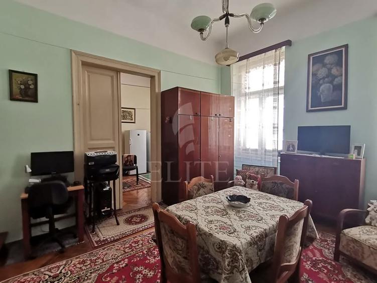 Apartament 3 camere în zona SEMICENTRALA