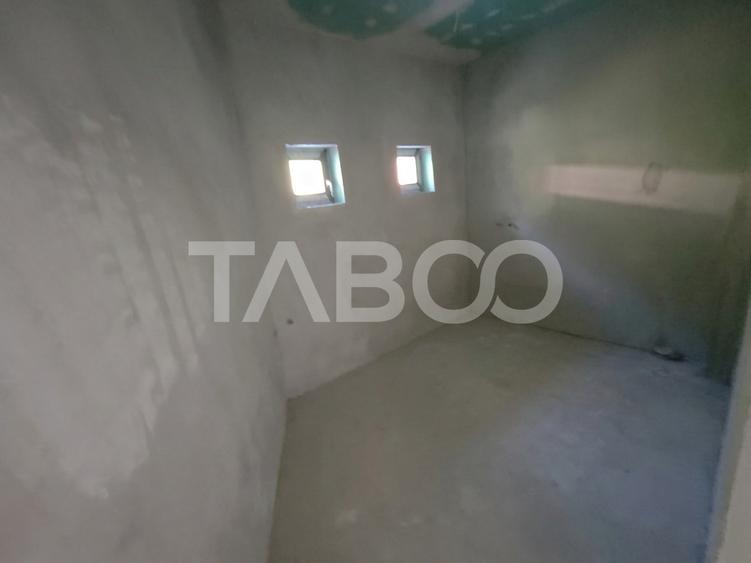 Casa spatioasa - aer curat si priveliste spre munti - teren 1203 mp