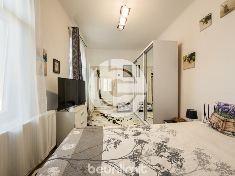 Apartament ultracentral | 2 camere | balcon 20 Mp | Pod pe toată suprafața