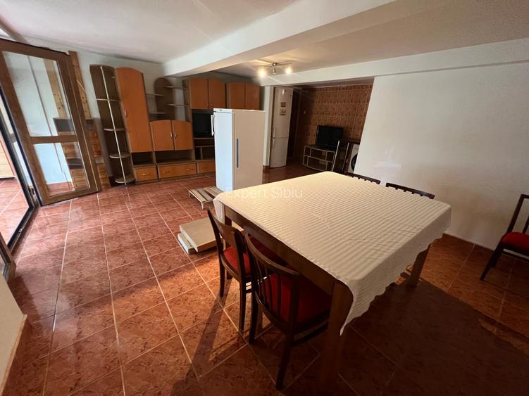 ÎNCHIRIEZ CASĂ TIP DUPLEX – 4 CAMERE DECOMANDATE – ZONA TREI STEJARI - 4