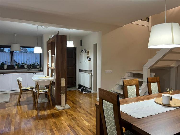 Casa duplex cu 4 camere si 5 ari de teren zona Dura