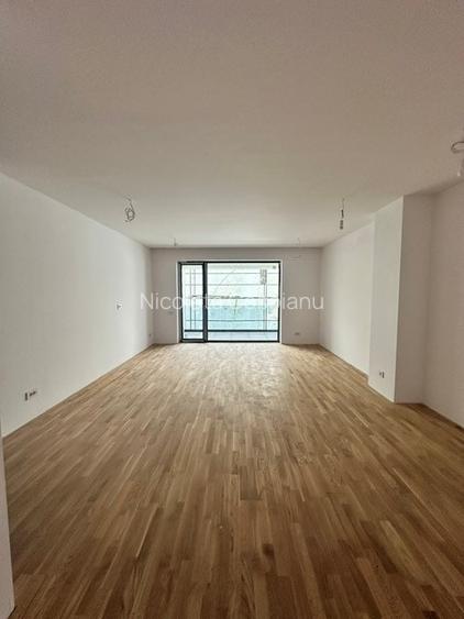 PROPIETAR apartament spatios 2 camere cu vedere deschisa catre piscina si Padure - 9