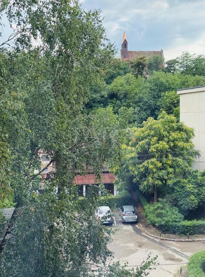 Apartament cu 2 camere decomandate, renovat, Plopilor, Cluj-Napoca.