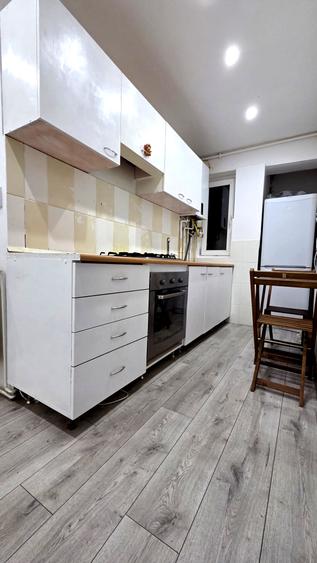 Apartament de vanzare cu 2 camere si balcon in zona Rahovei