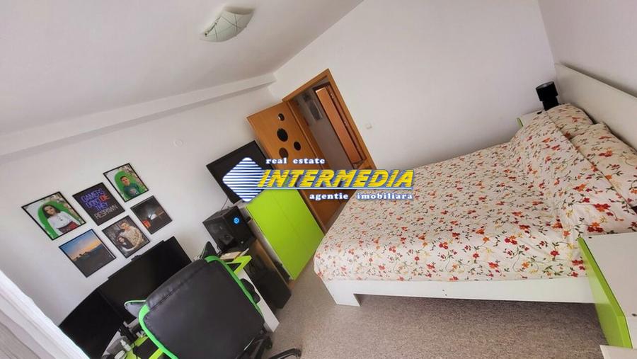 Casa Insiruita Apartament 3 camere P+1 cu 250 mp Teren Scara Interioara Mobilat