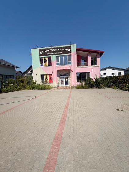 Spatiu comercial/birouri/clinica/fitness 650 mp
