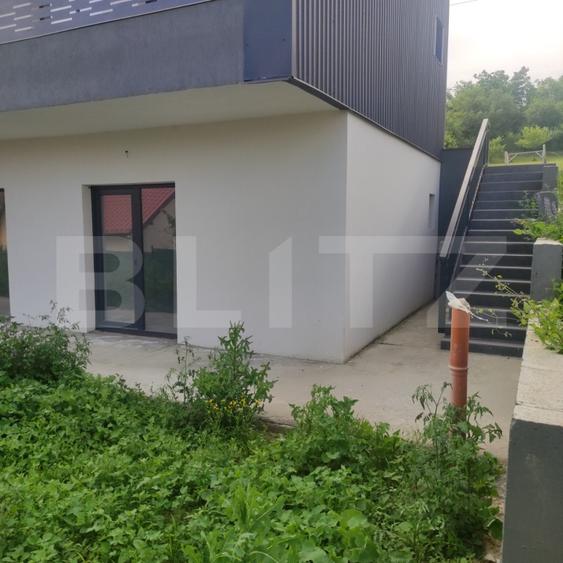 Apartament tip spațiu comercial cu terasă, 64 mp – zona Hlincea