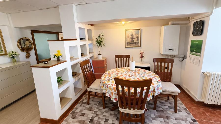 Central apartament spațios transformat din 4 camere