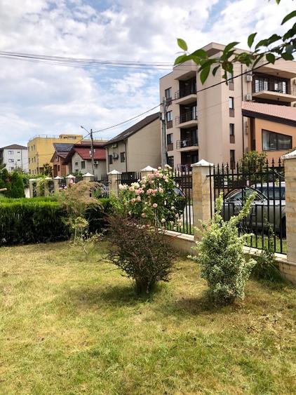 Vând apartament tip duplex situat în Mamaia Nord, într-un imobil construit în 20