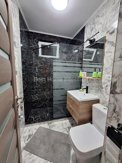 Delfinariu, 2 camere decomandate, gaze, 350 Euro termen lung