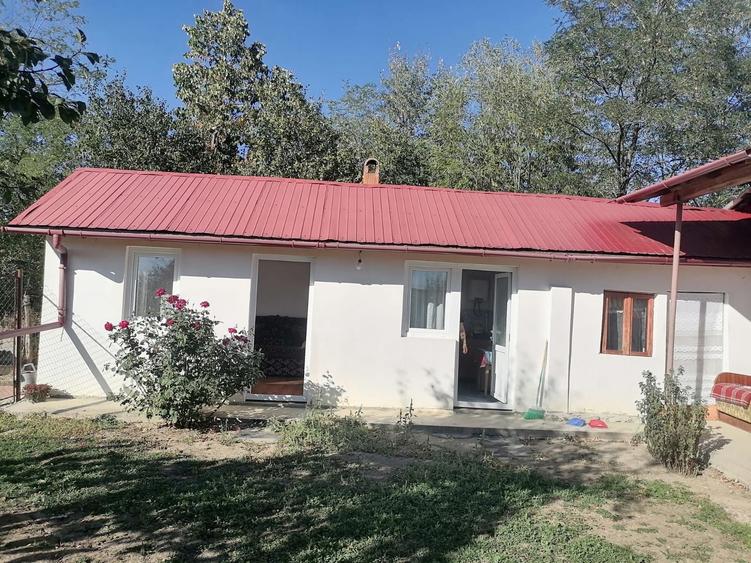Casă situată în Bumbești Pițic - sat Cârligei