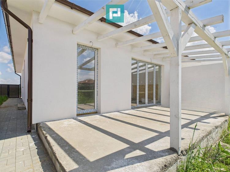 1/2 Duplex cu 4 camere și 2 băi în Moșnița Nouă