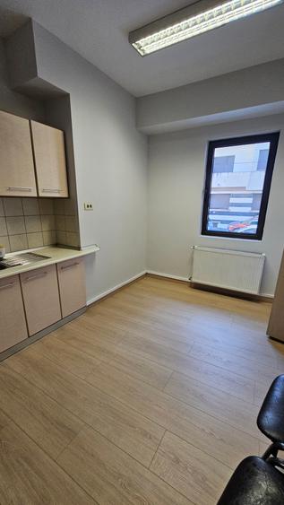 Spatiu birouri in imobil de birouri, P-ta Victoriei, parter