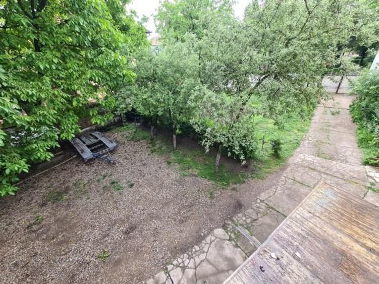 Casa si spatiul comercial Deva zona Centrala