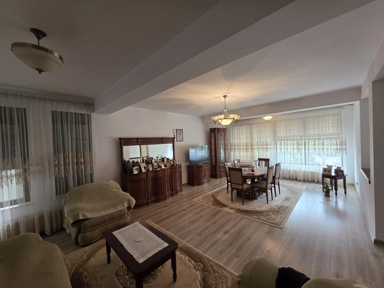Pipera Vila individuala spatioasa 220mp teren generos 725 mp toate utilitatile