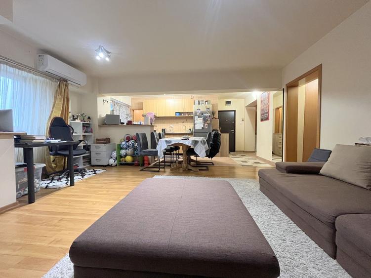 Apartament 4 camere, Zona Simion Barnutiu