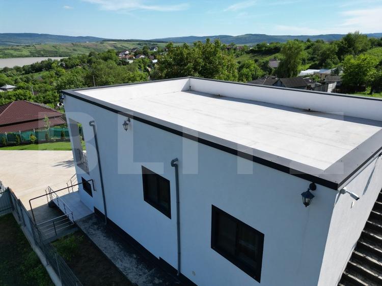 Casa 4 camere, 200 mp, 1050 mp teren, zona Ciurbesti
