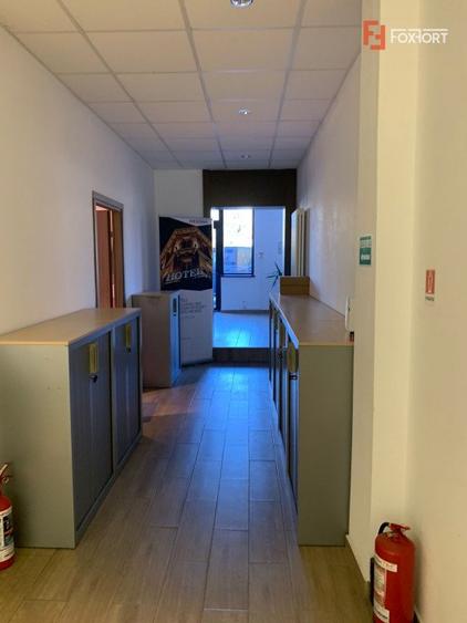Spatiu comercial cu 12 incaperi si suprafata de 630 mp, zona Mircea cel Batran