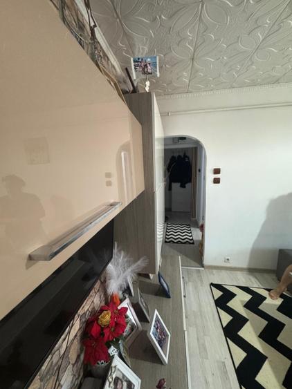 Apartament 4 camere, 57 mp, zona Craiovita Noua