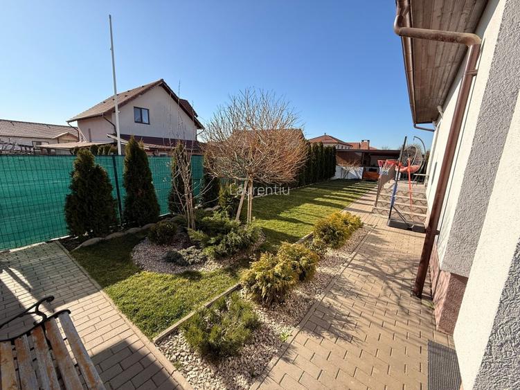 Casa mobilata si utilata cu garaj + foisor, curte amenajata,110 mp, 375mp teren  - 12