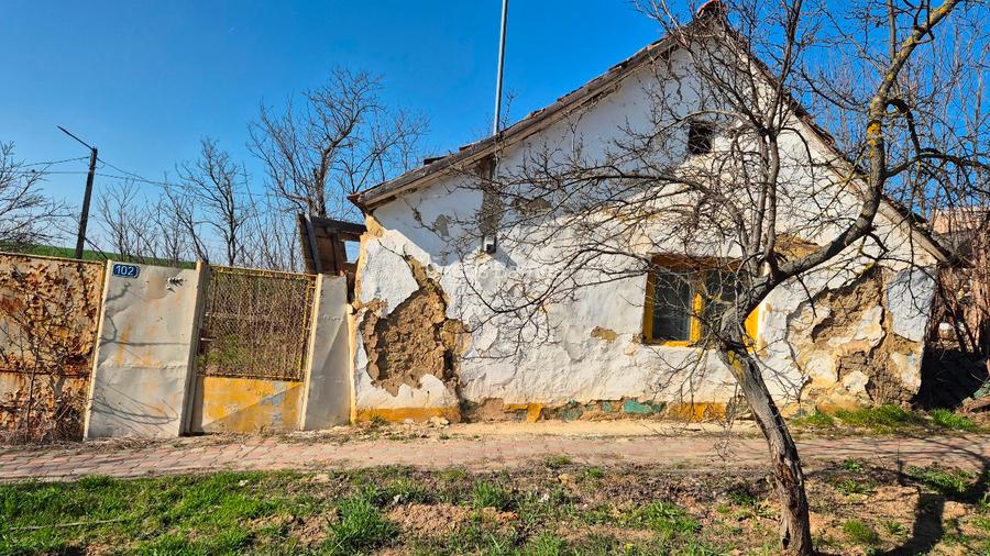Casă batraneasca și teren de vanzare - 2