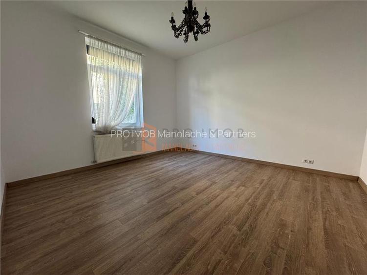 Casa sau Spatiu comercial  in zona magazinelor satesti - 8