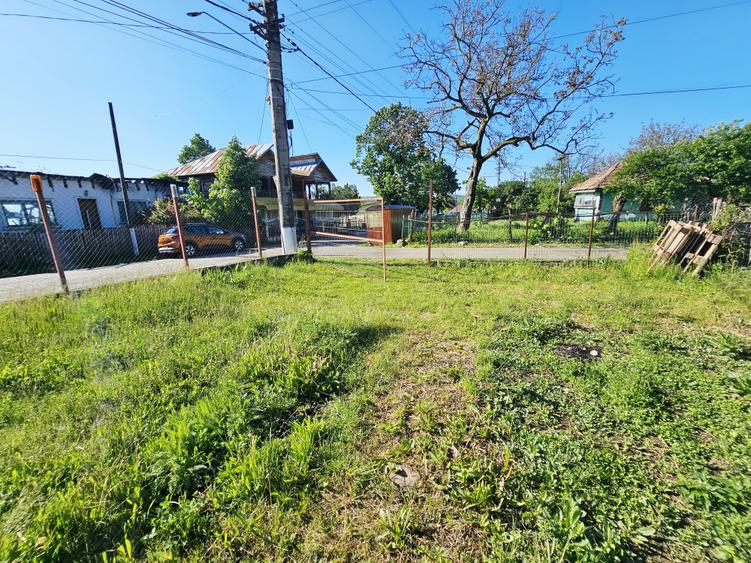 Teren de vanzare in Lapos – 1.000 mp cu fundatie casa