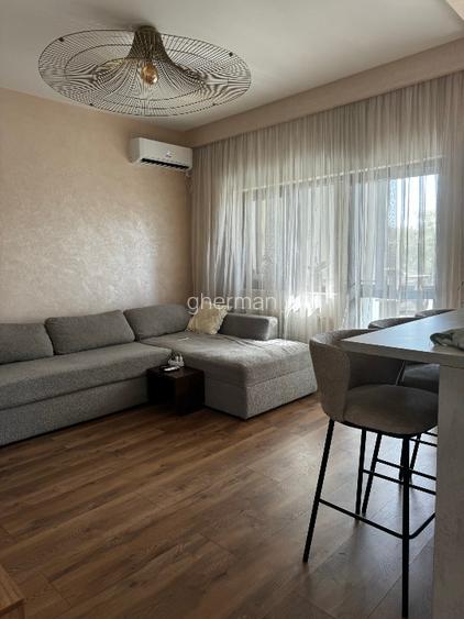 PARCARE PROPRIE, DORMITOR MOCHETA, BALCON TRIPAN,  - 2