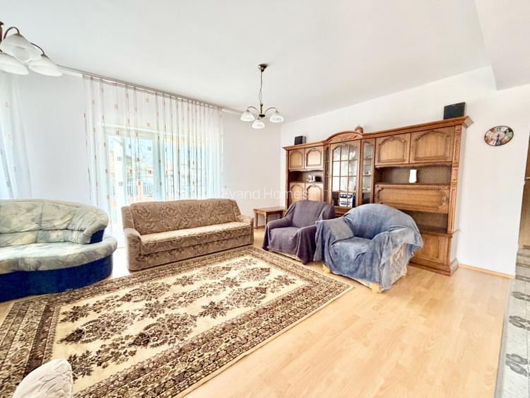 Casa individuala 8 camere Mosnita Veche ideala locuinta sau business - 3