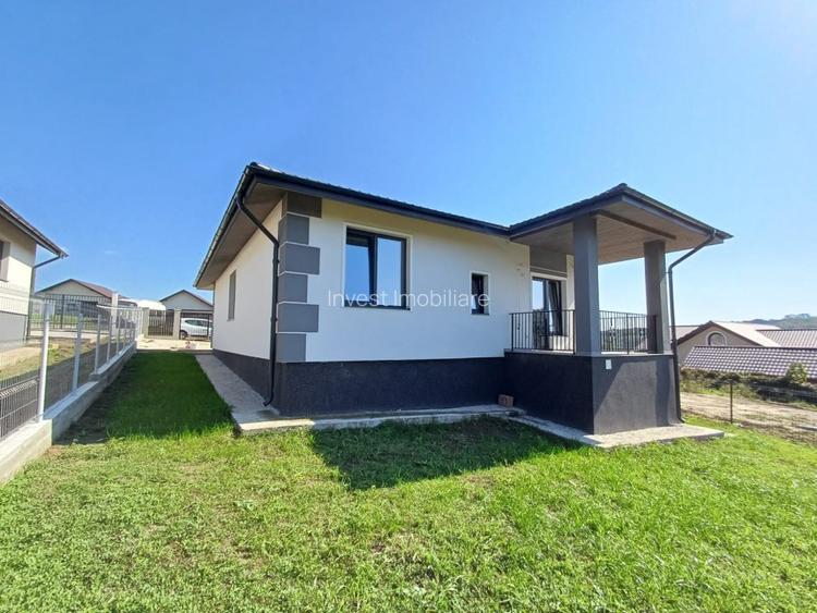 Casa cu 4 camere, 2 bai, beci spatios si 400 mp teren - 2