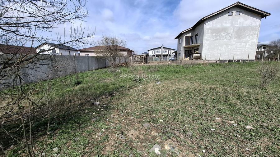 Localitatea Lazu , jud Cta - lot teren 600 mp (30x20 ml ) - 2