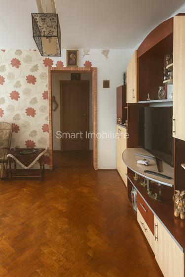 Apartament 3 camere decomandate zona Tractorul - 3