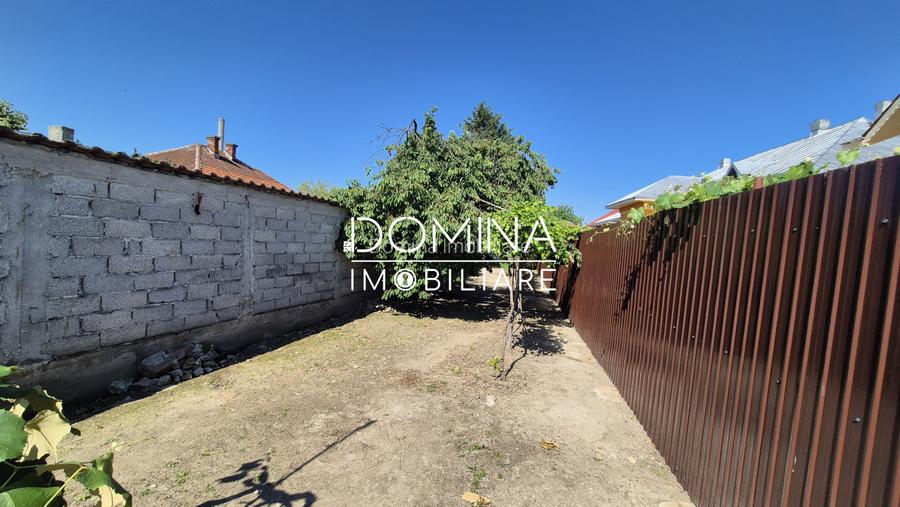 Vânzare teren intravilan împrejmuit – 1.221 mp – acces facil - strada Victoriei - 7